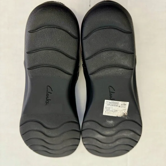 Clarks Women's Cheyn Kisha Ankle Boot Side Zip Black Size 10M - Picture 10 of 11